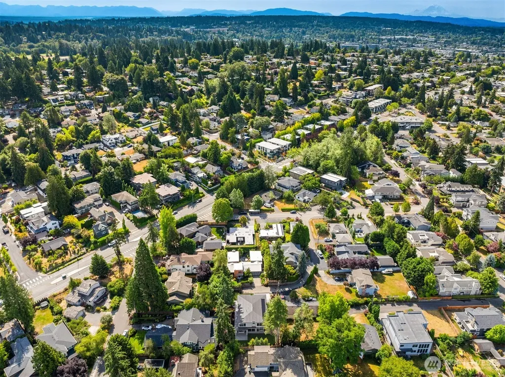 719 19th Lane W Kirkland WA 98033