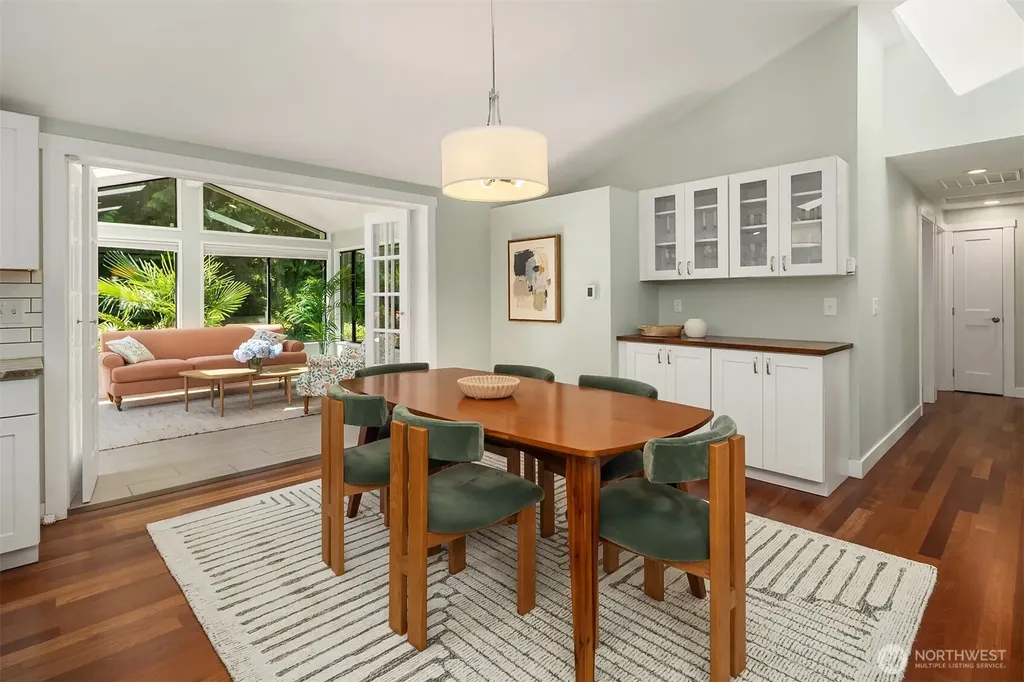 11471 Kallgren Road NE Bainbridge Island WA 98110