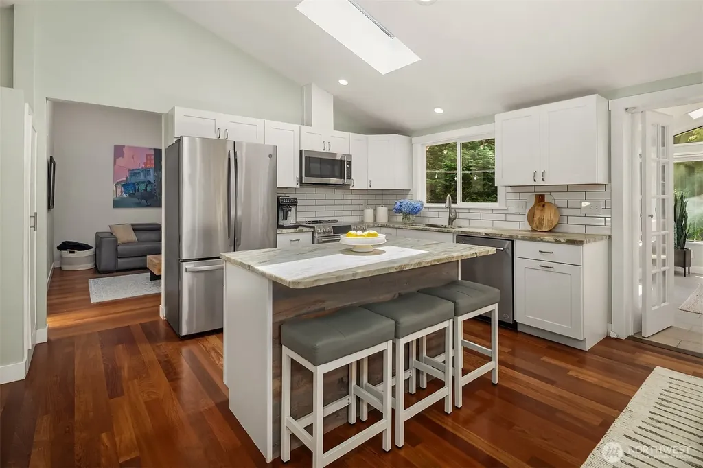 11471 Kallgren Road NE Bainbridge Island WA 98110