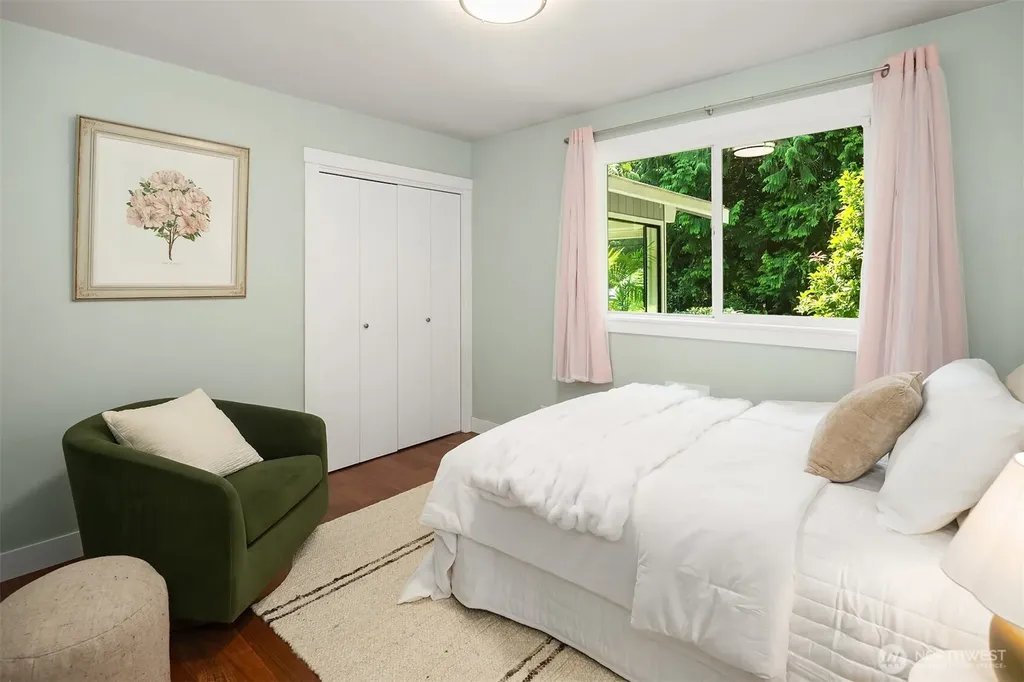 11471 Kallgren Road NE Bainbridge Island WA 98110