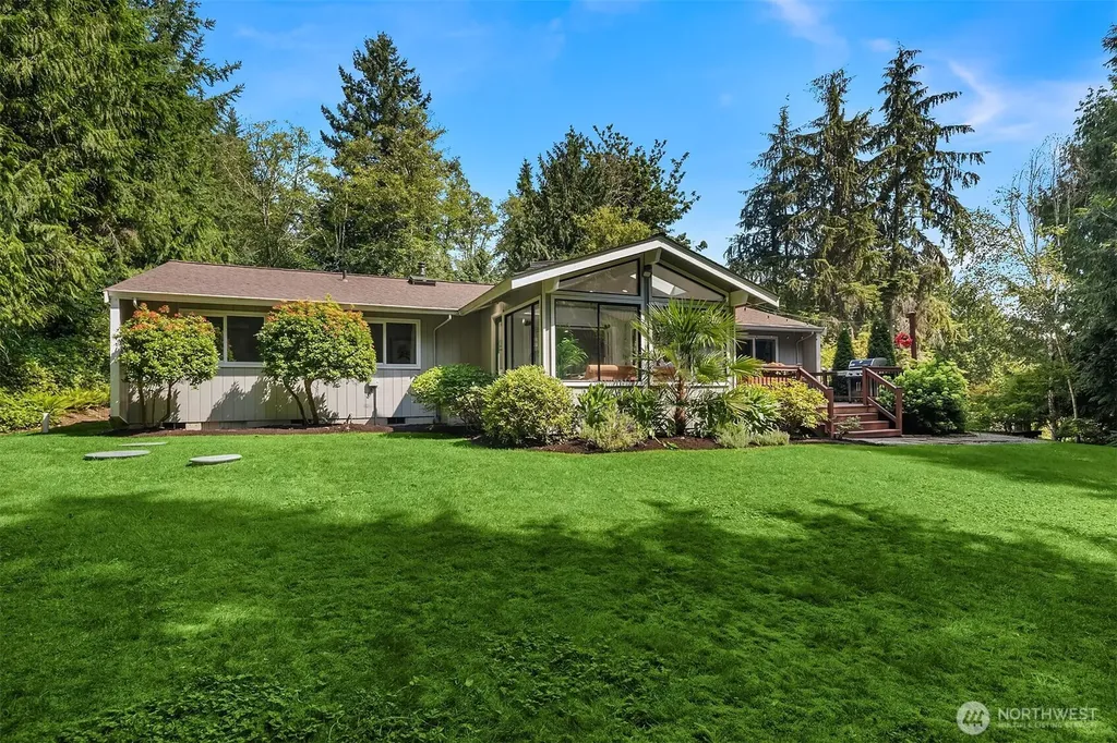 11471 Kallgren Road NE Bainbridge Island WA 98110