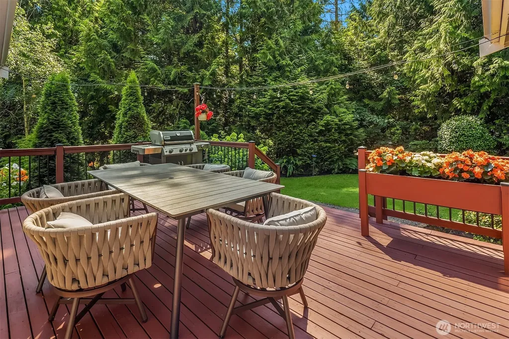 11471 Kallgren Road NE Bainbridge Island WA 98110
