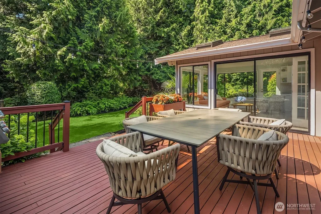 11471 Kallgren Road NE Bainbridge Island WA 98110