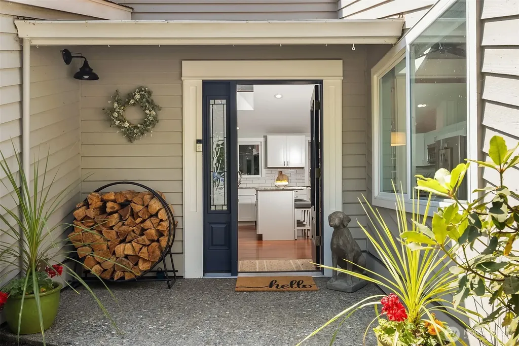 11471 Kallgren Road NE Bainbridge Island WA 98110