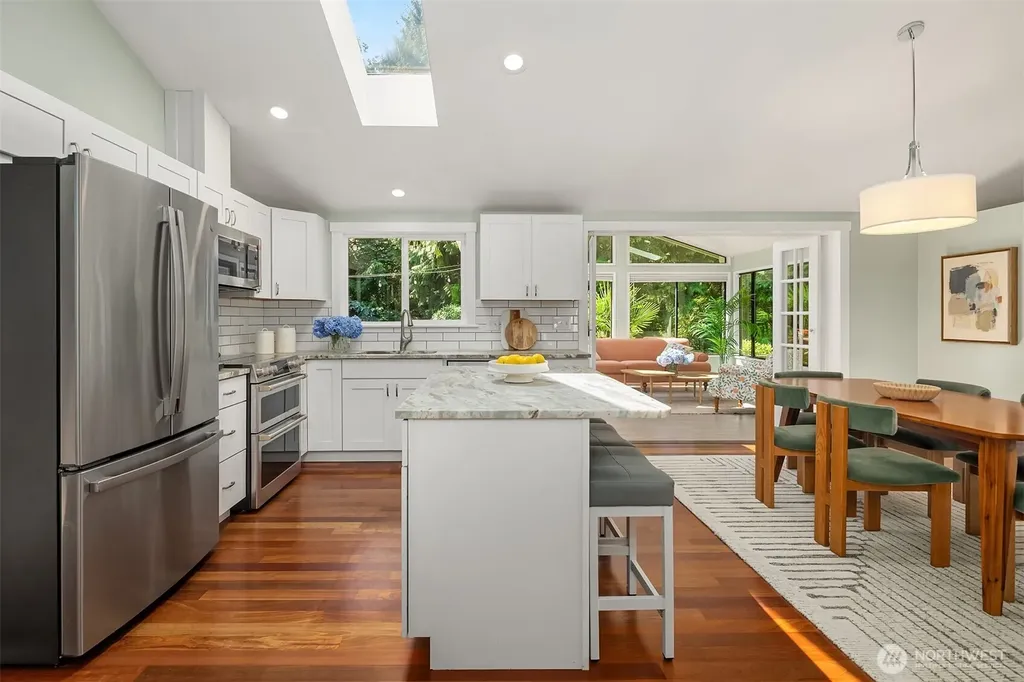 11471 Kallgren Road NE Bainbridge Island WA 98110