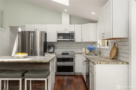 11471 Kallgren Road NE Bainbridge Island WA 98110