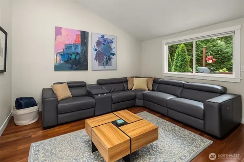 11471 Kallgren Road NE Bainbridge Island WA 98110