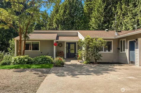11471 Kallgren Road NE Bainbridge Island WA 98110