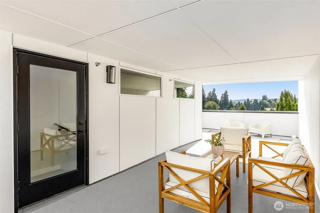 7624 NE Bothell Way Kenmore WA 98028