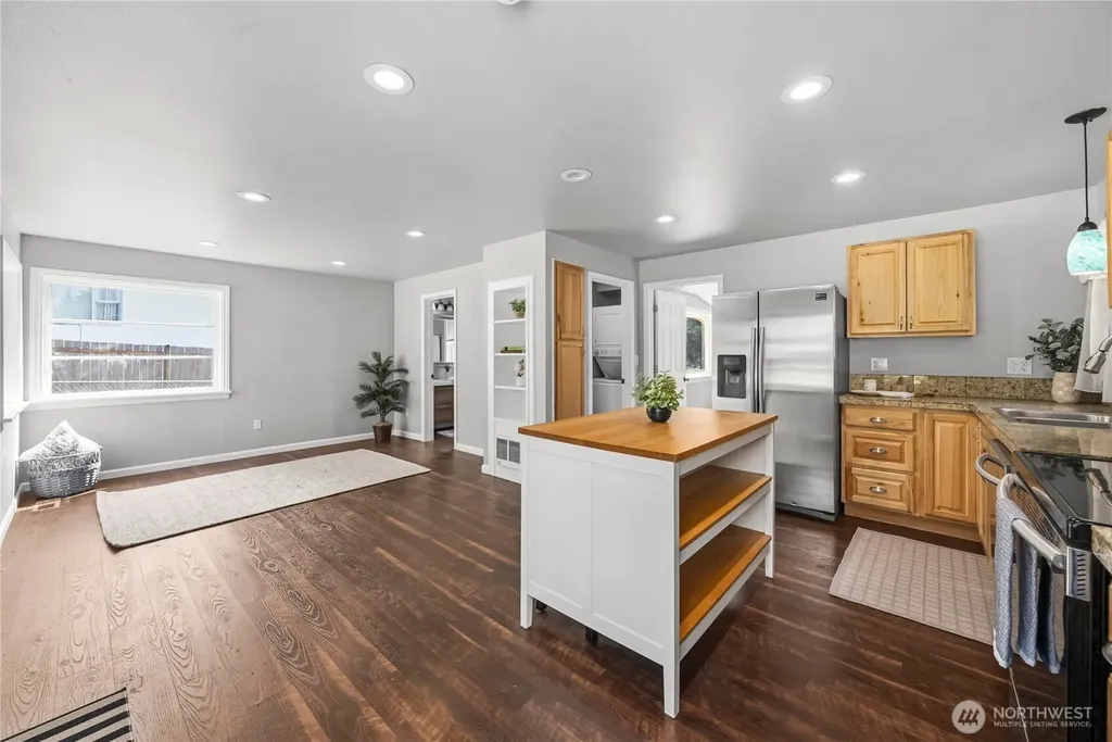 2437 Rocky Point Road NW Bremerton WA 98312