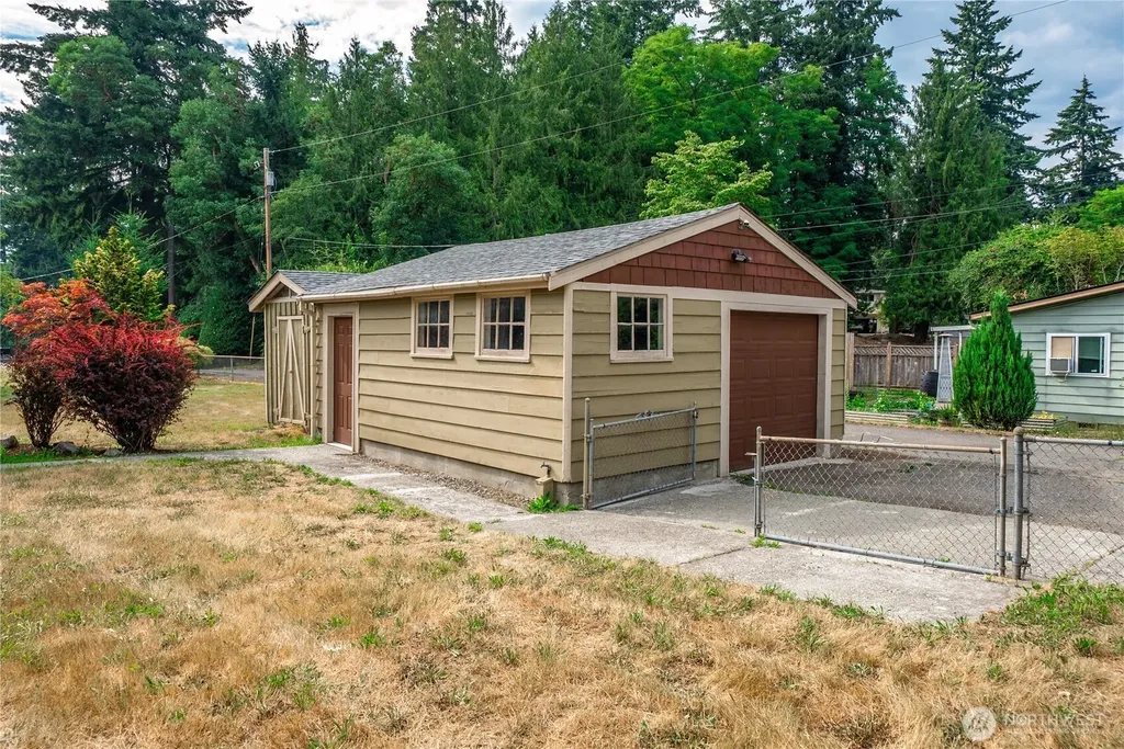 2437 Rocky Point Road NW Bremerton WA 98312