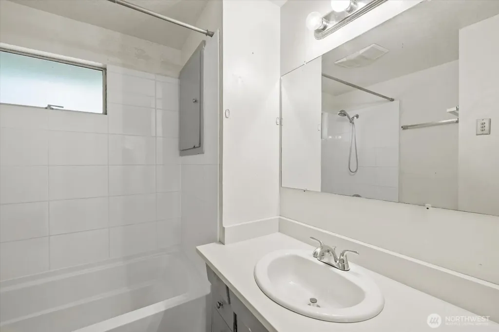 14709 58th Avenue S Tukwila WA 98168