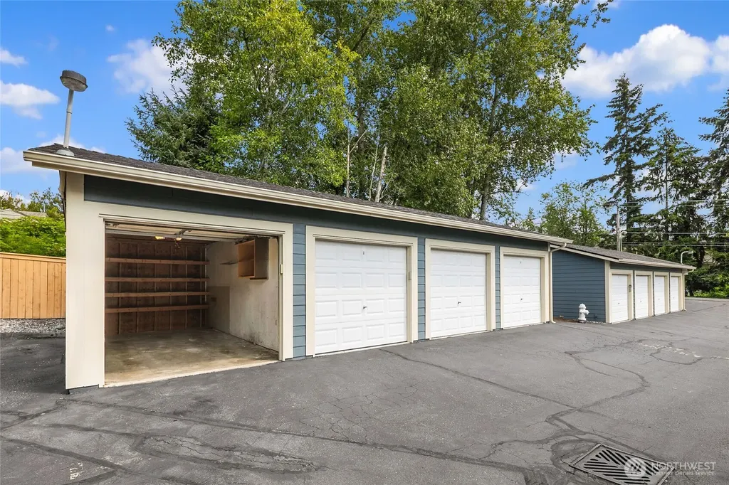 11901 93rd Avenue NE Kirkland WA 98034