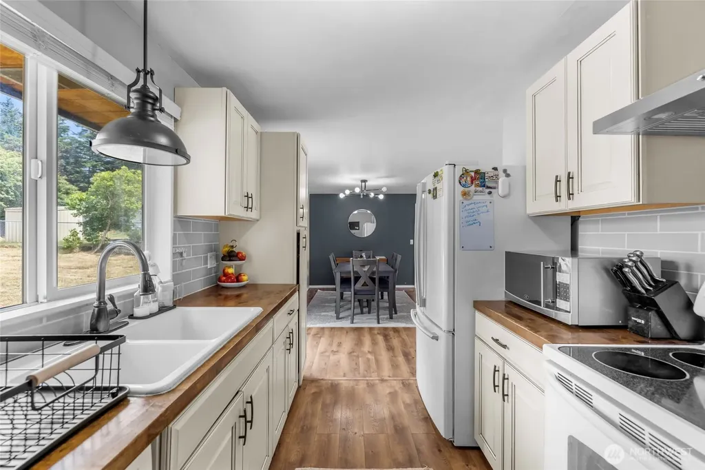 1580 NE 11th Avenue Oak Harbor WA 98277
