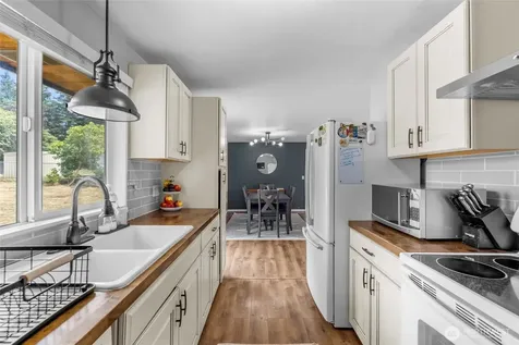 1580 NE 11th Avenue Oak Harbor WA 98277