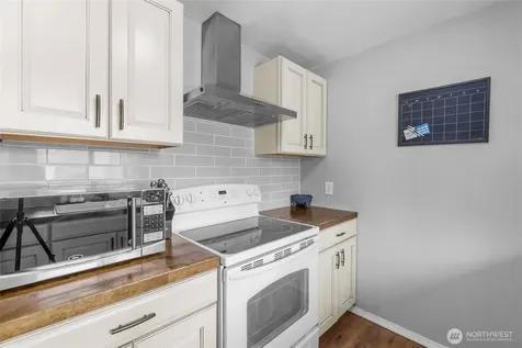 1580 NE 11th Avenue Oak Harbor WA 98277