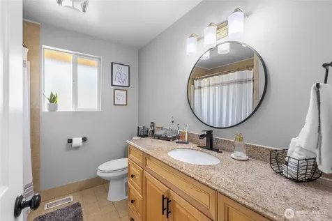1580 NE 11th Avenue Oak Harbor WA 98277