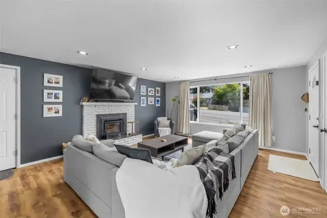 1580 NE 11th Avenue Oak Harbor WA 98277