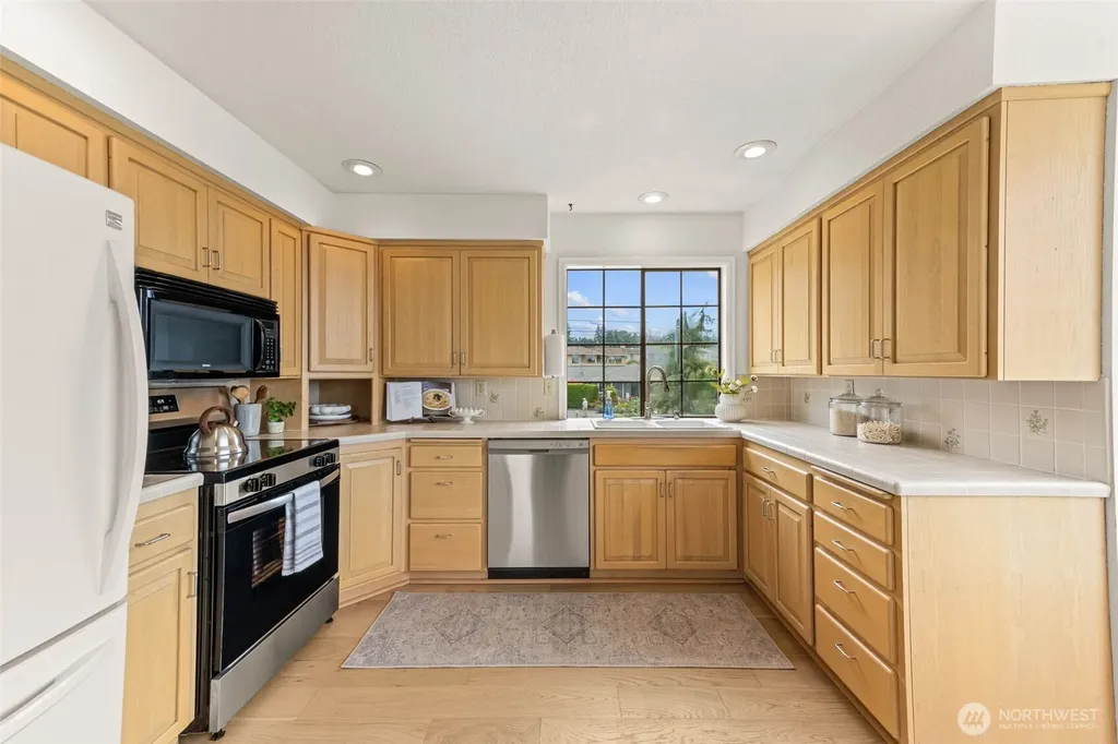 543 Hemlock Way Edmonds WA 98020