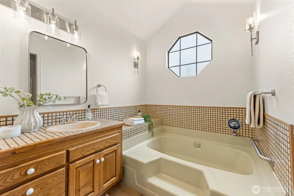 543 Hemlock Way Edmonds WA 98020