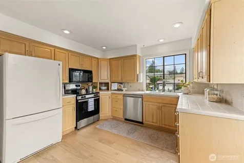 543 Hemlock Way Edmonds WA 98020