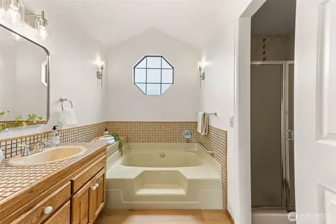 543 Hemlock Way Edmonds WA 98020