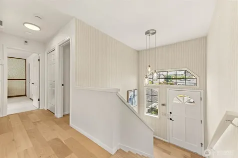 543 Hemlock Way Edmonds WA 98020