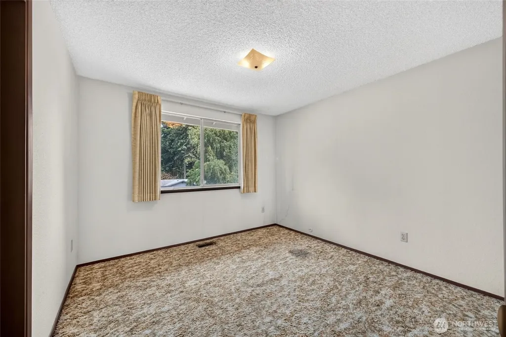 6218 99th Street Ct E Puyallup WA 98373