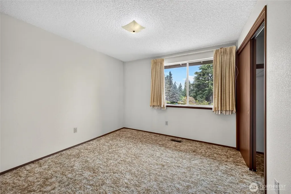 6218 99th Street Ct E Puyallup WA 98373