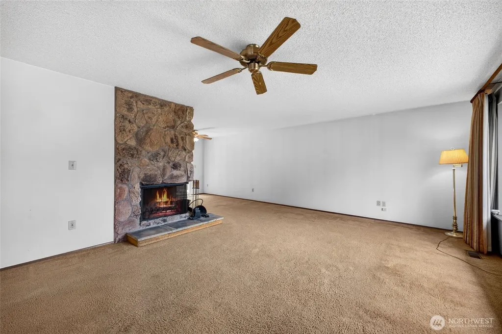 6218 99th Street Ct E Puyallup WA 98373