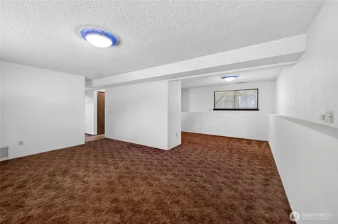 6218 99th Street Ct E Puyallup WA 98373