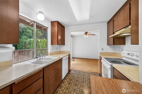 6218 99th Street Ct E Puyallup WA 98373
