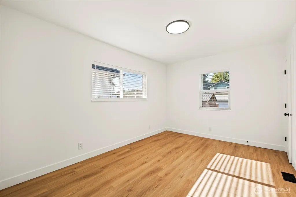 869 S 40th Street Tacoma WA 98418