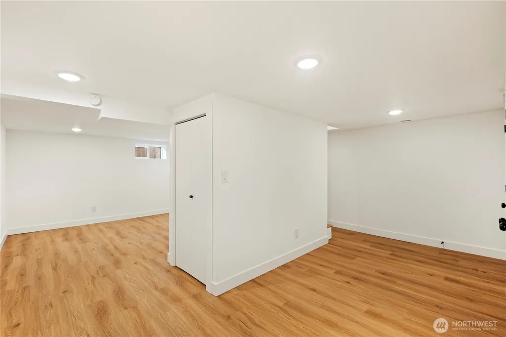 869 S 40th Street Tacoma WA 98418