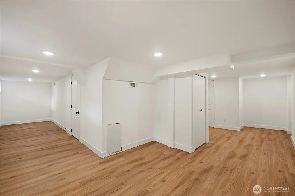 869 S 40th Street Tacoma WA 98418