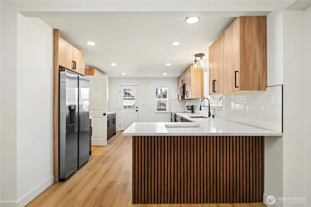 869 S 40th Street Tacoma WA 98418