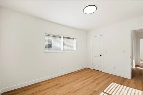 869 S 40th Street Tacoma WA 98418