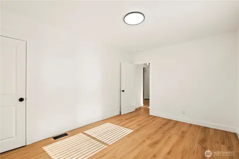 869 S 40th Street Tacoma WA 98418