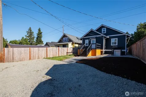 869 S 40th Street Tacoma WA 98418