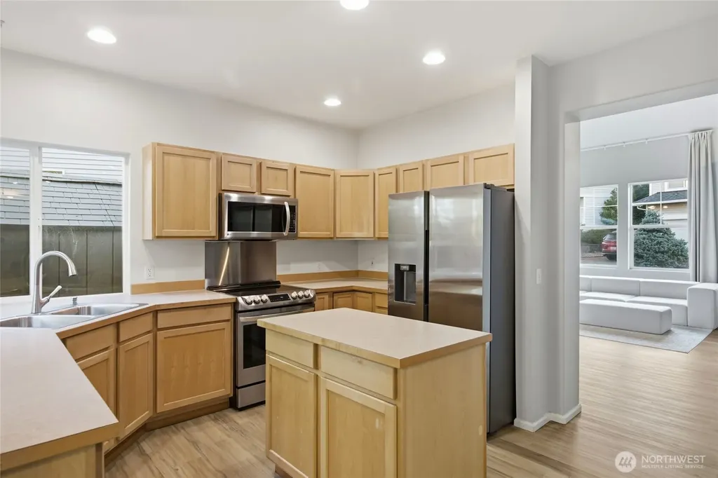4109 S 220th Place Kent WA 98032
