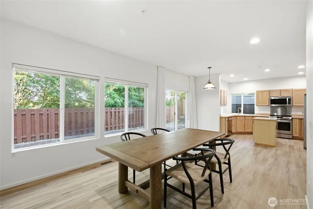 4109 S 220th Place Kent WA 98032