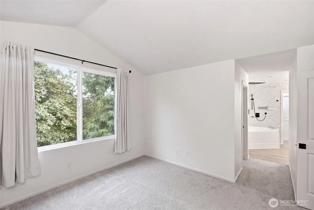 4109 S 220th Place Kent WA 98032