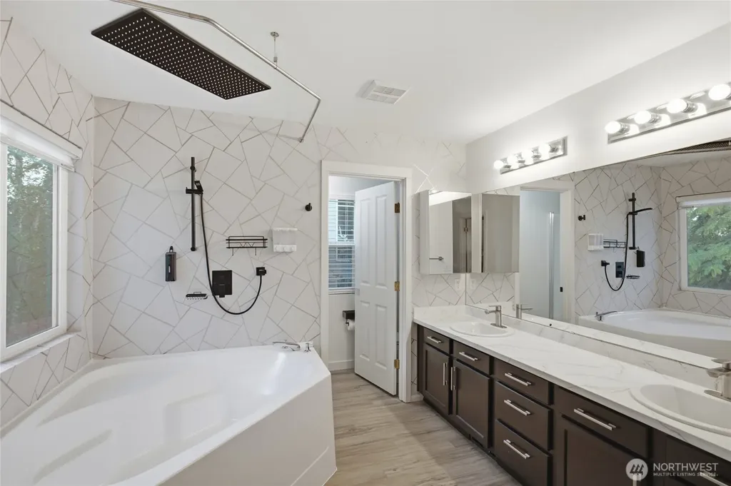 4109 S 220th Place Kent WA 98032