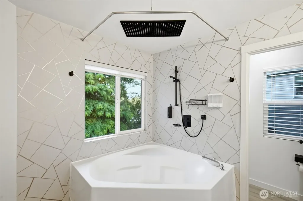 4109 S 220th Place Kent WA 98032