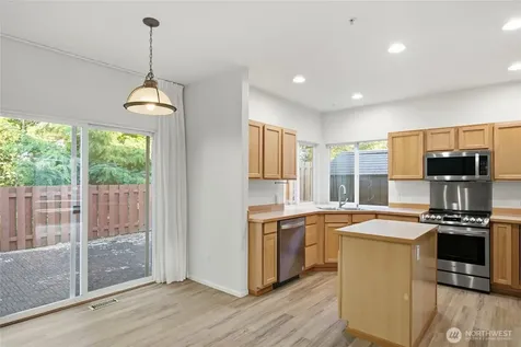 4109 S 220th Place Kent WA 98032