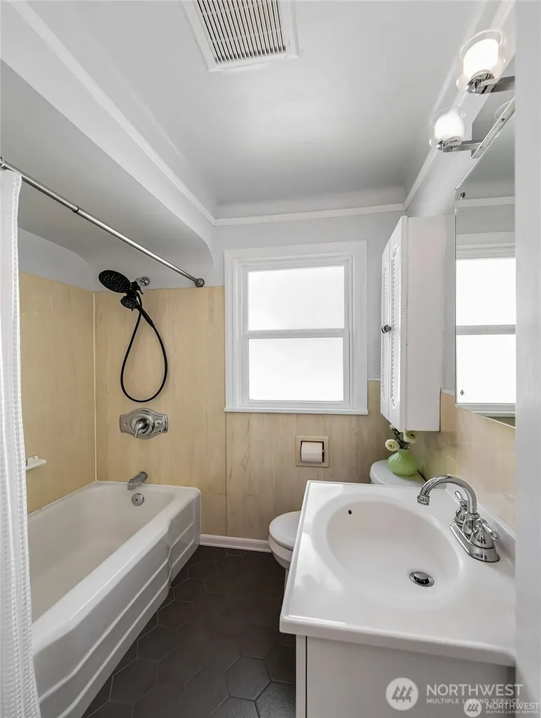 647 NW 51st Street Seattle WA 98107