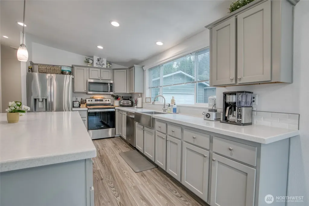 1019 Stanford Drive Cosmopolis WA 98537