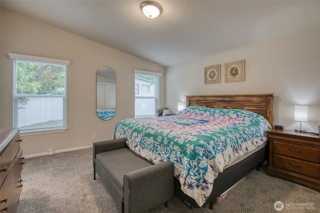 1019 Stanford Drive Cosmopolis WA 98537
