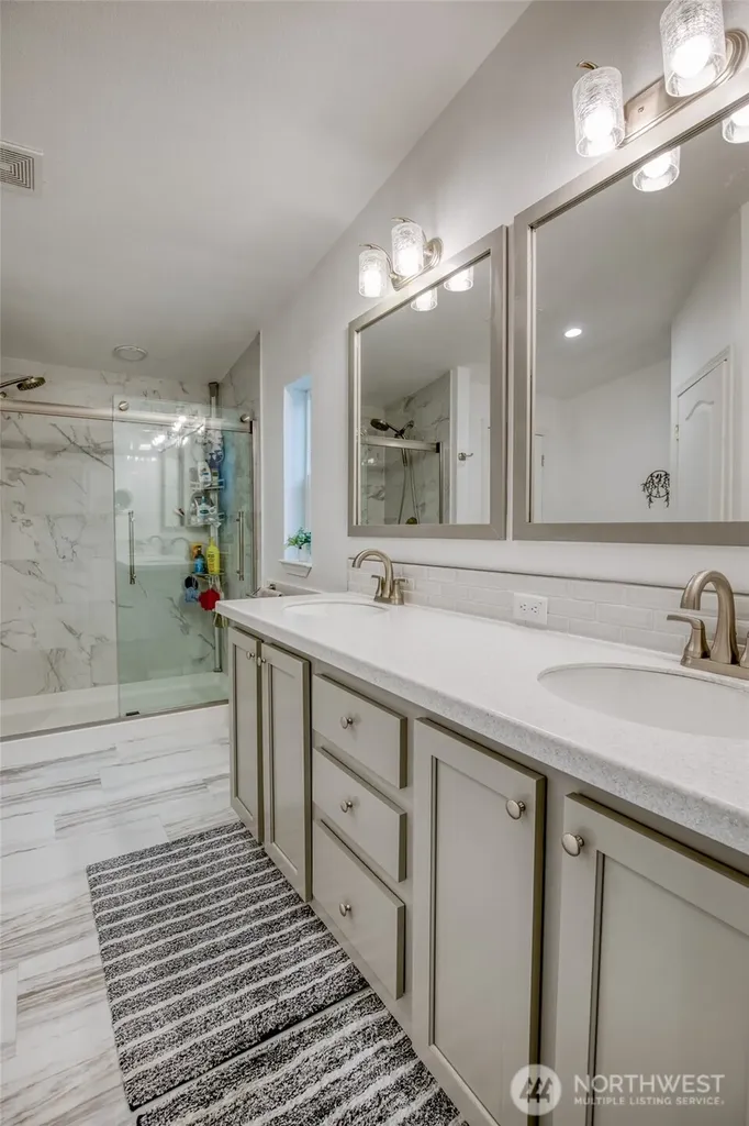 1019 Stanford Drive Cosmopolis WA 98537