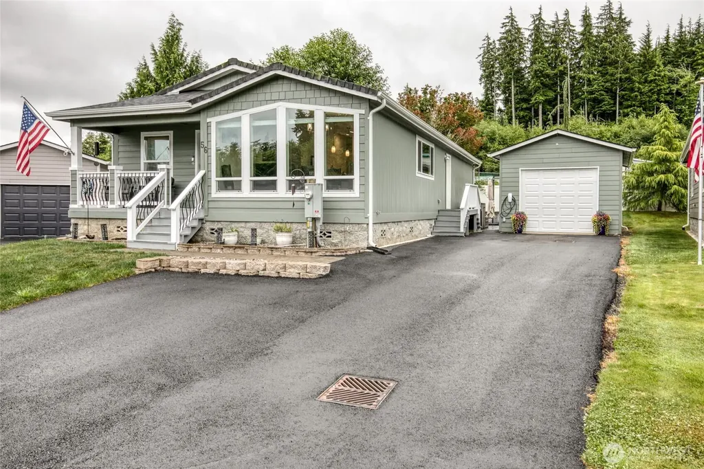 1019 Stanford Drive Cosmopolis WA 98537